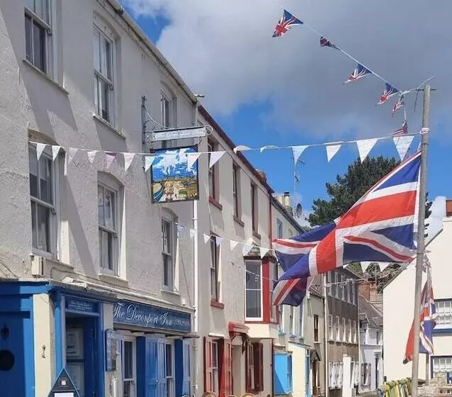 Boutique Luxury Bell Tent Near Torpoint