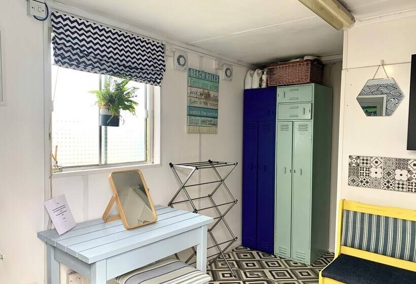 Boutique Luxury Bell Tent Near Torpoint