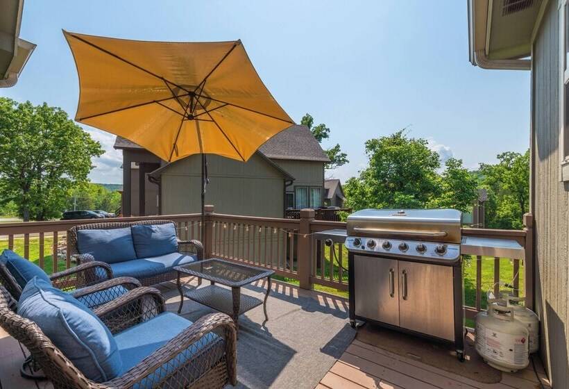 Hickory Hideaway Communal Pool Access