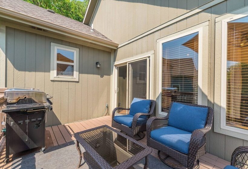 Hickory Hideaway Communal Pool Access