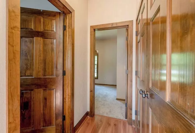 Hickory Hideaway   Communal Pool Access