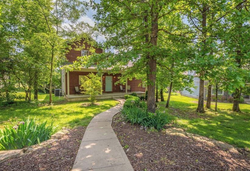 Hickory Hideaway Communal Pool Access