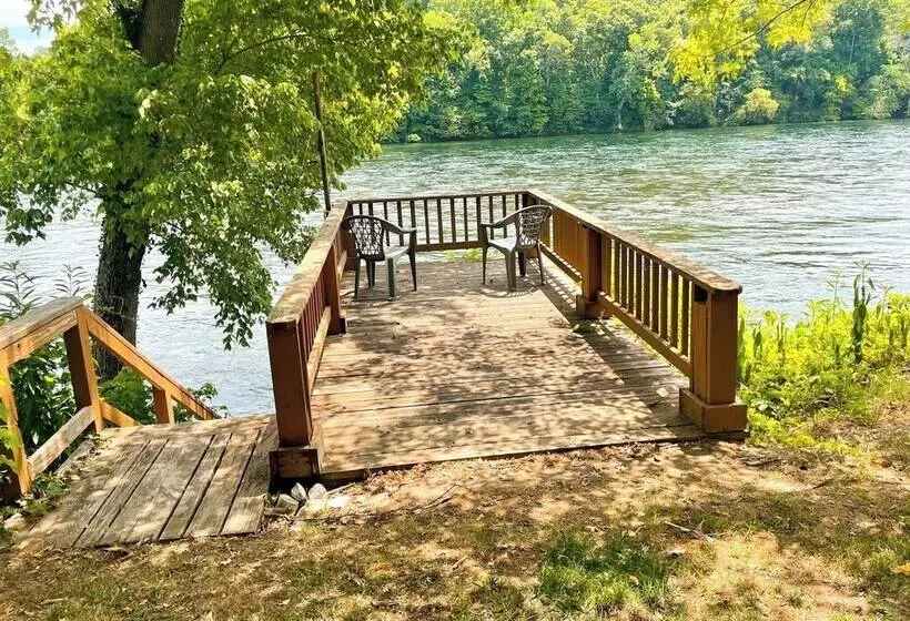 Hotelli 669 Rainbow Landing Dr