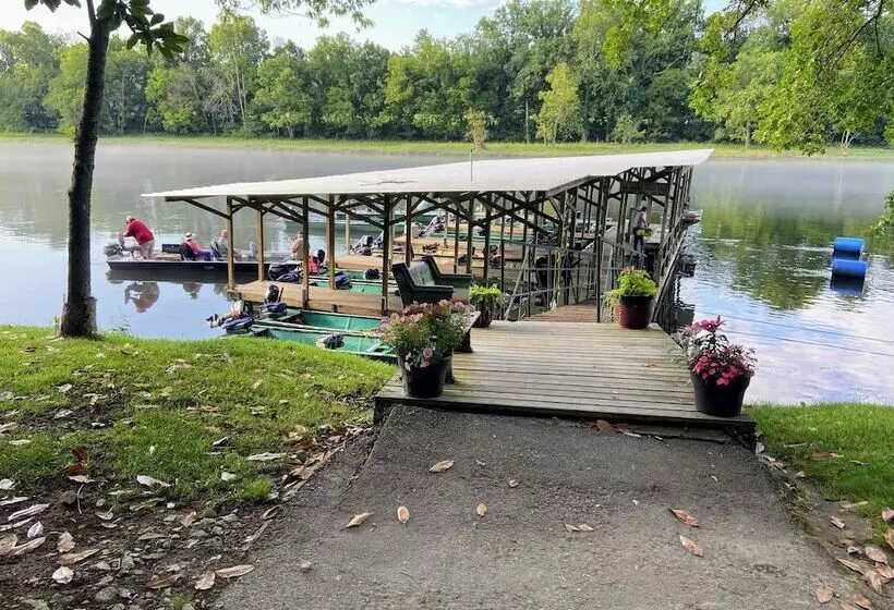 Hotelli 669 Rainbow Landing Dr