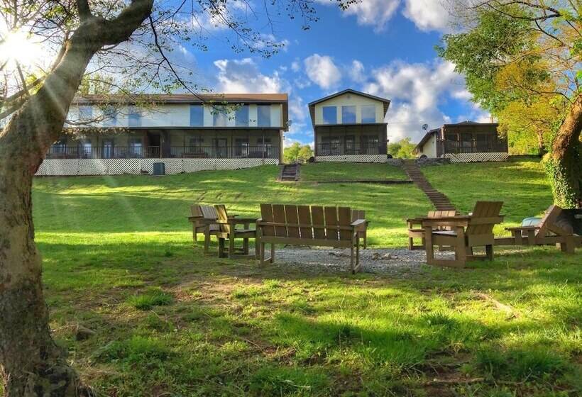 فندق 669 Rainbow Landing Dr