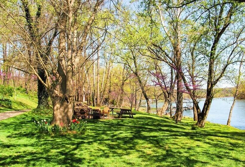 فندق 669 Rainbow Landing Dr