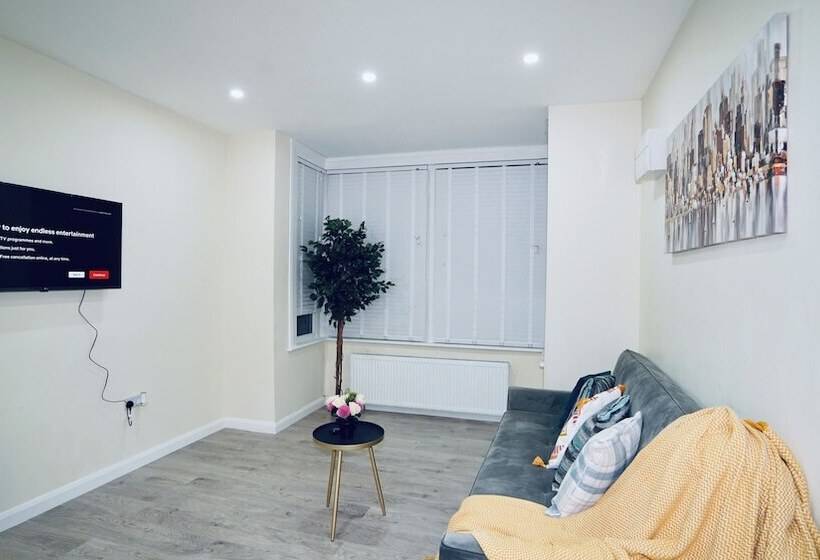 ホテル F3 Cranbrook Stunning Apt Free Parking