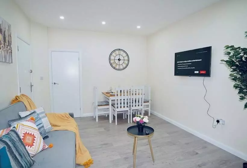 ホテル F3 Cranbrook Stunning Apt Free Parking