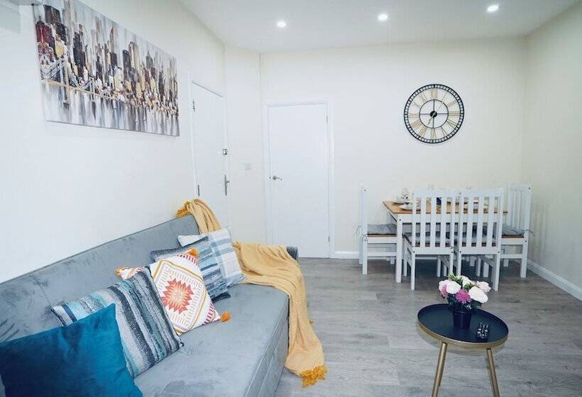 ホテル F3 Cranbrook Stunning Apt Free Parking