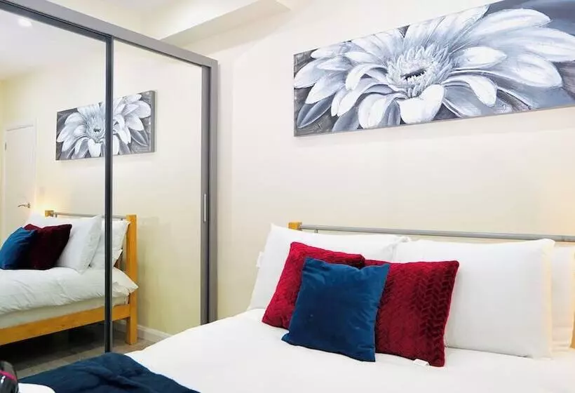 ホテル F3 Cranbrook Stunning Apt Free Parking
