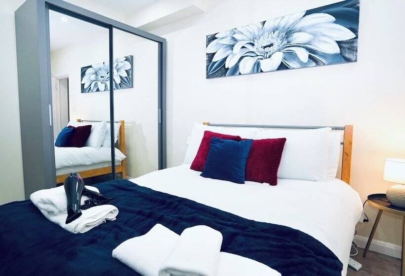 ホテル F3 Cranbrook Stunning Apt Free Parking