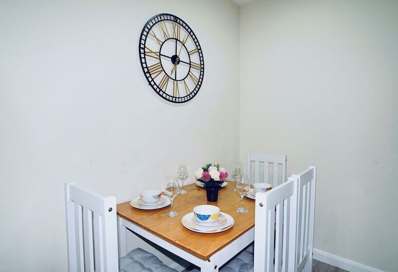 ホテル F3 Cranbrook Stunning Apt Free Parking