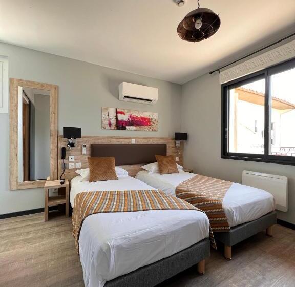 Отель Hôtel La Pinède