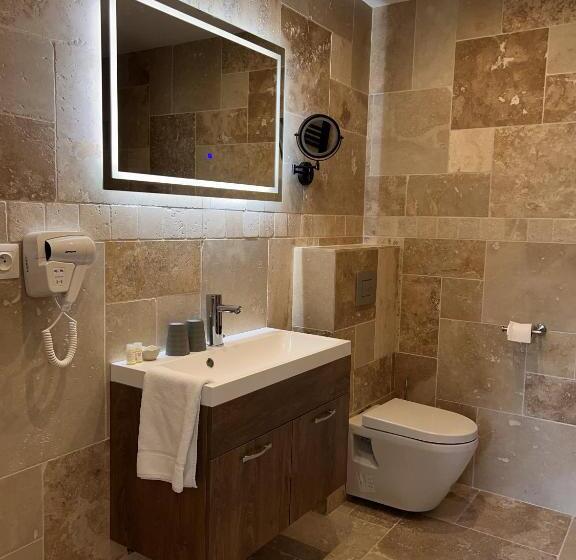 Отель Hôtel La Pinède