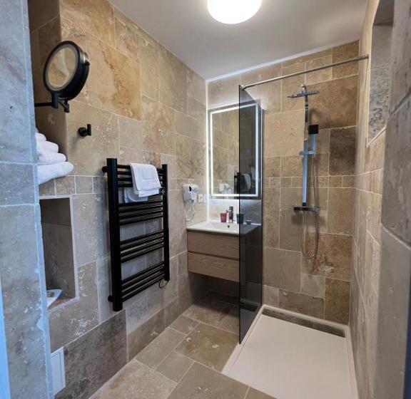 Отель Hôtel La Pinède