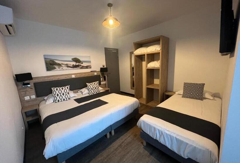 Отель Hôtel La Pinède