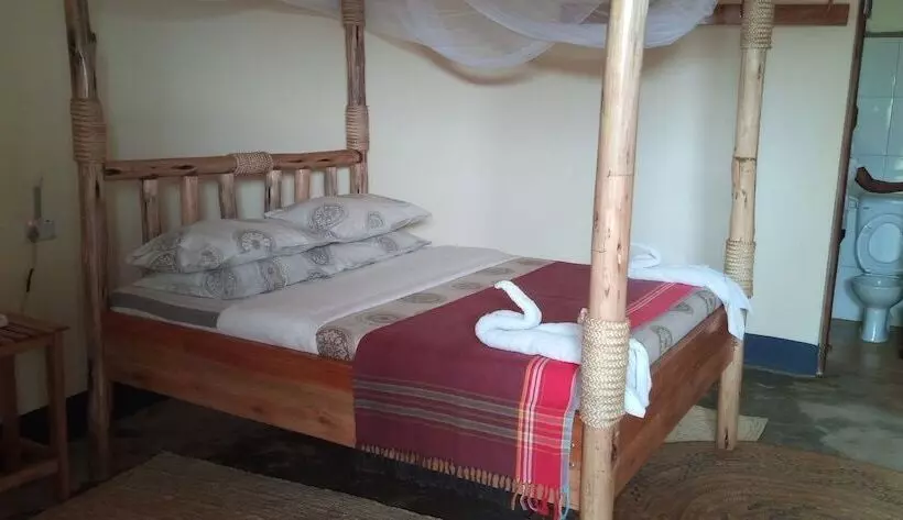 هتل Karatu Safari Camp Lodge
