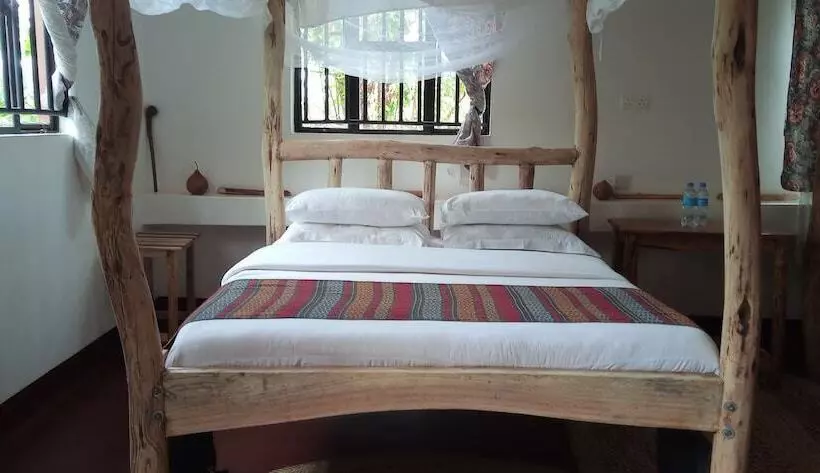 هتل Karatu Safari Camp Lodge