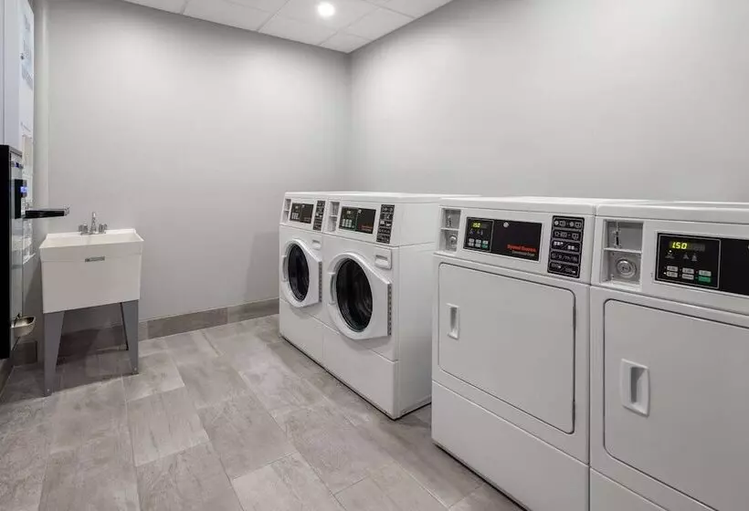 Hotelli La Quinta Inn & Suites By Wyndham Williston Burlington