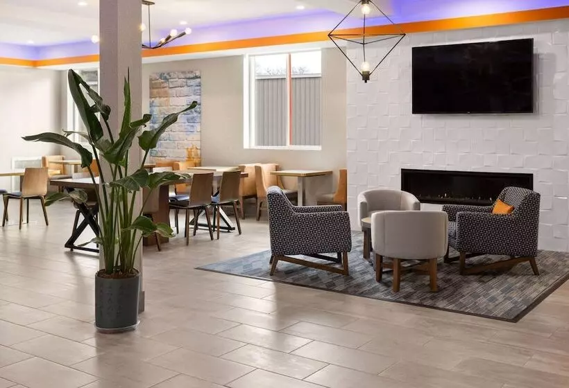 Hotelli La Quinta Inn & Suites By Wyndham Williston Burlington