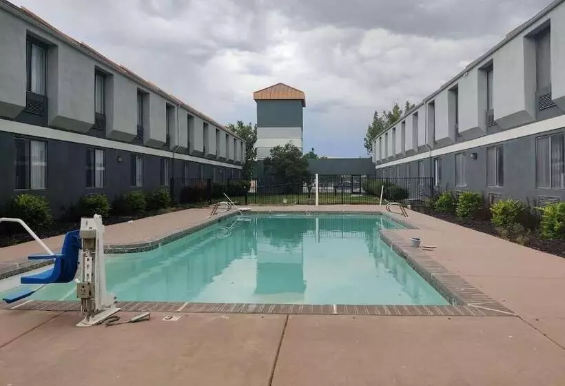 Hotelli Suburban Studios Salt Lake City Airport