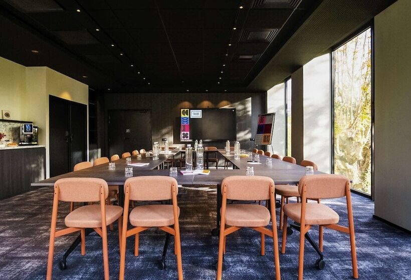 Отель Tribe Lyon Croix Rousse