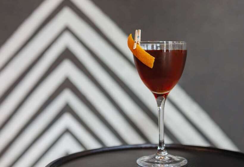 Отель Tribe Lyon Croix Rousse