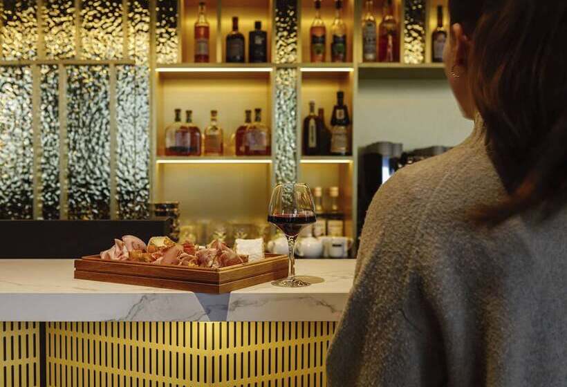 Отель Tribe Lyon Croix Rousse