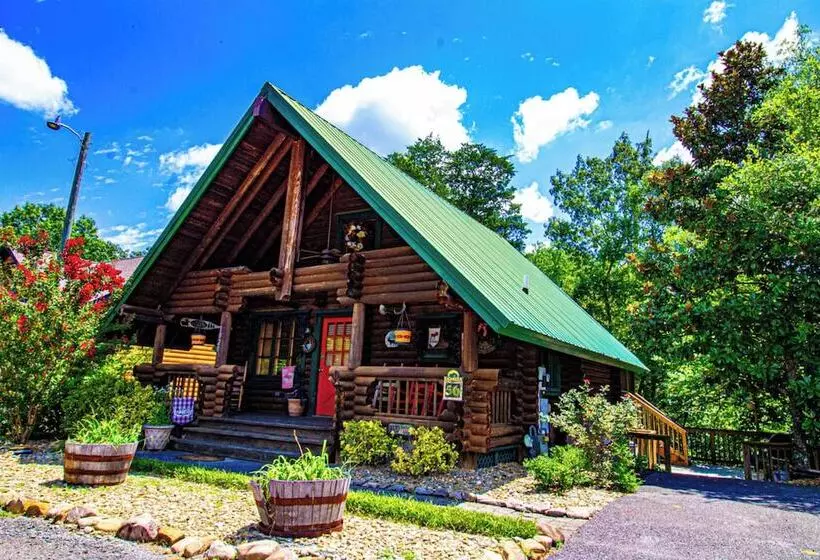 Moose Lodge With Hot Tub