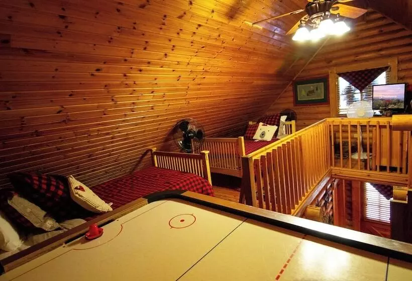 Moose Lodge With Hot Tub