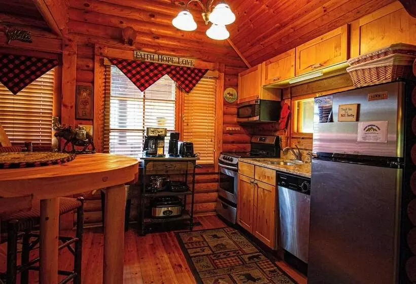 Moose Lodge With Hot Tub