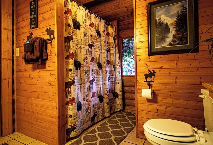 Moose Lodge With Hot Tub