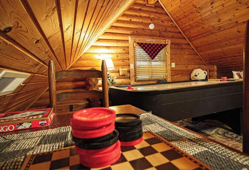 Moose Lodge With Hot Tub