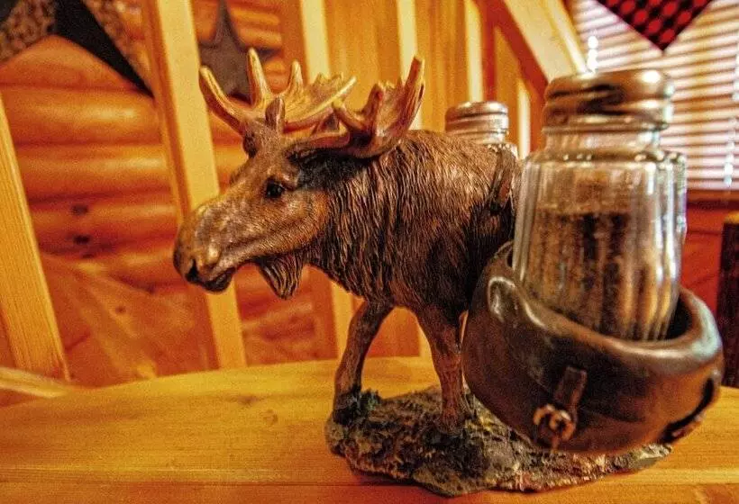 Moose Lodge With Hot Tub
