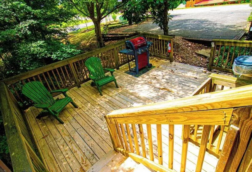 Moose Lodge With Hot Tub