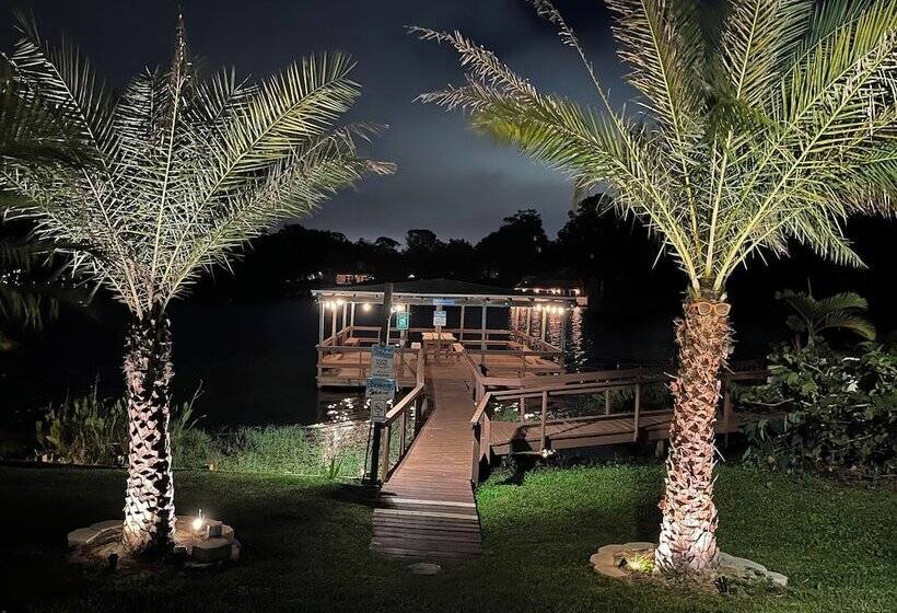 Orlando Lakefront Tiny House Community