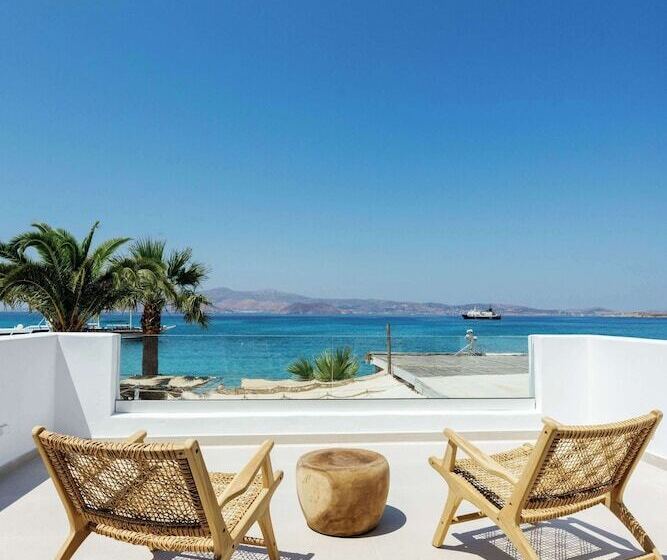 Ostrako Beachside Suites