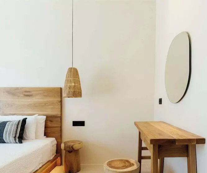 Ostrako Beachside Suites