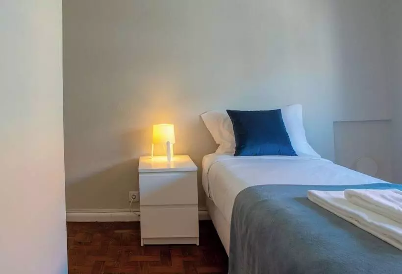 پانسیون Succeed Campo Pequeno Guest House