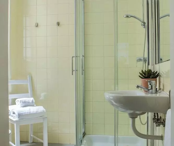 پانسیون Succeed Campo Pequeno Guest House