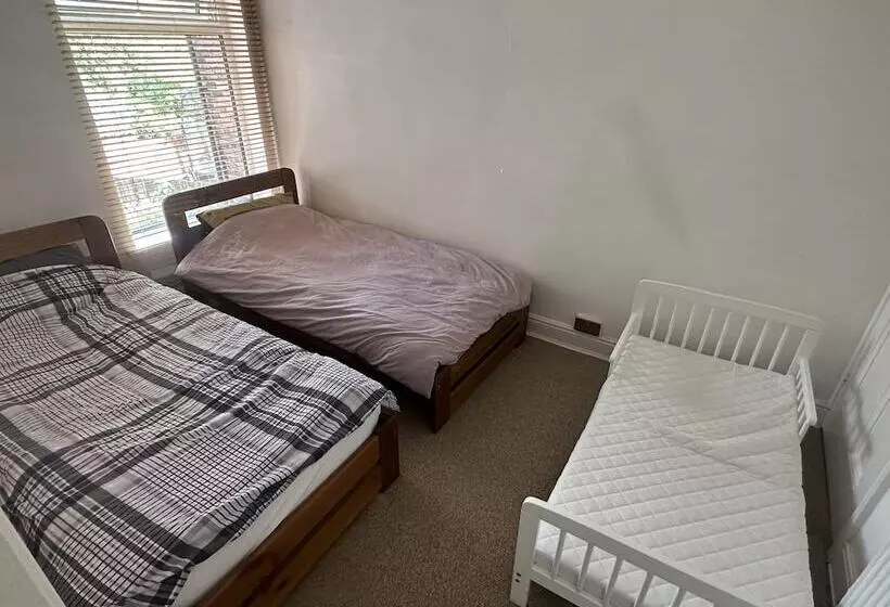 レジデンス A Quiet Semi Rural Property Located In Bolsover