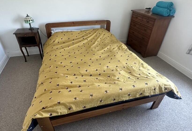 레지던스 A Quiet Semi Rural Property Located In Bolsover