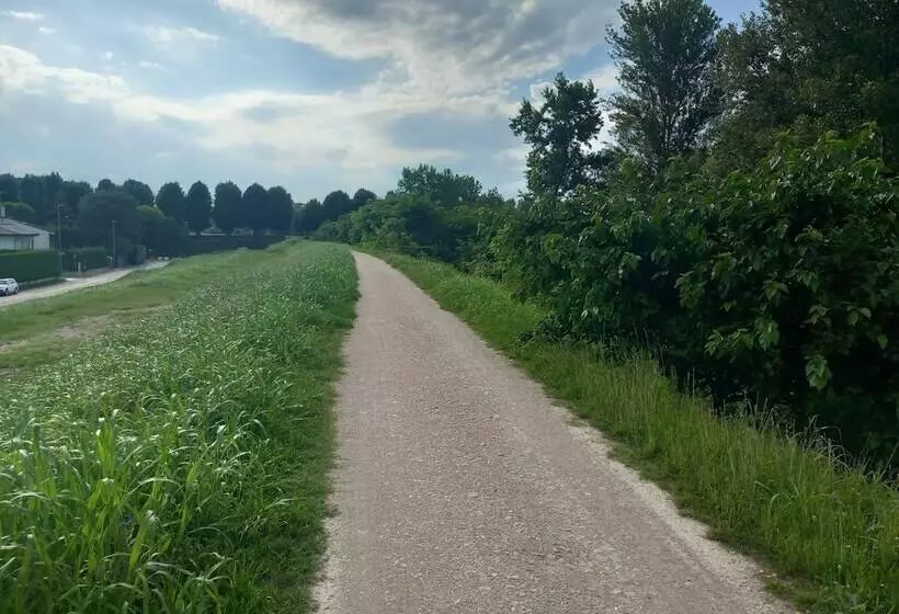 Residenssi Charming 2 Bed House In Albaro For Every Traveler