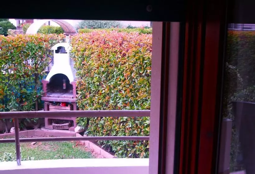 Residenssi Charming 2 Bed House In Albaro For Every Traveler