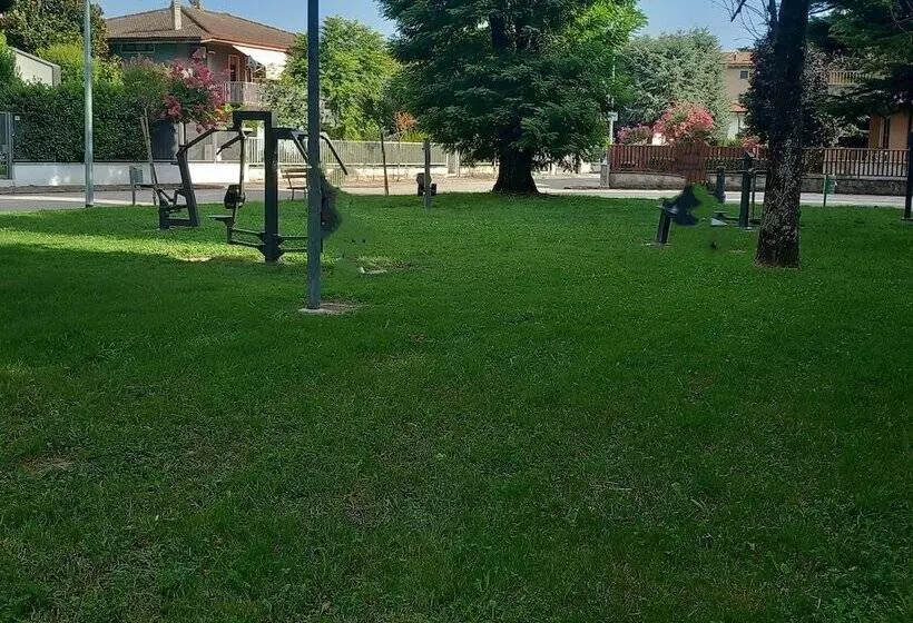 Residenssi Charming 2 Bed House In Albaro For Every Traveler