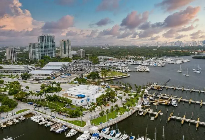 اقامتگاه Happy Escape, 15 Min To Beach, Massage Shower Jets, Bar, And Bbq