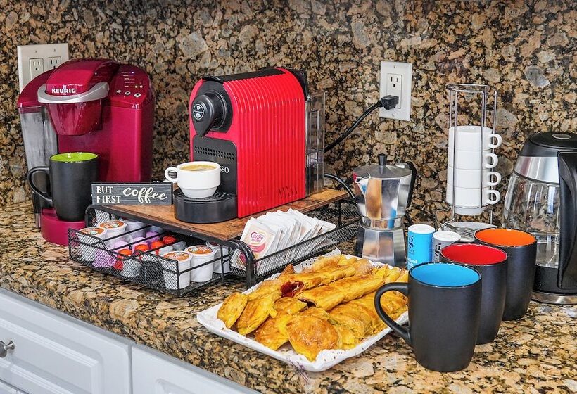 住所  Happy Escape, 15 Min To Beach, Massage Shower Jets, Bar, And Bbq