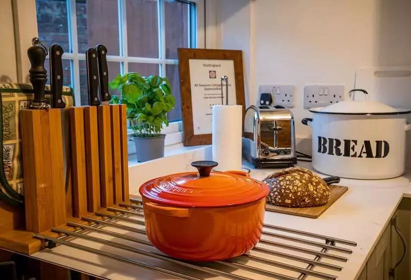 All Seasons Cottage Breaks