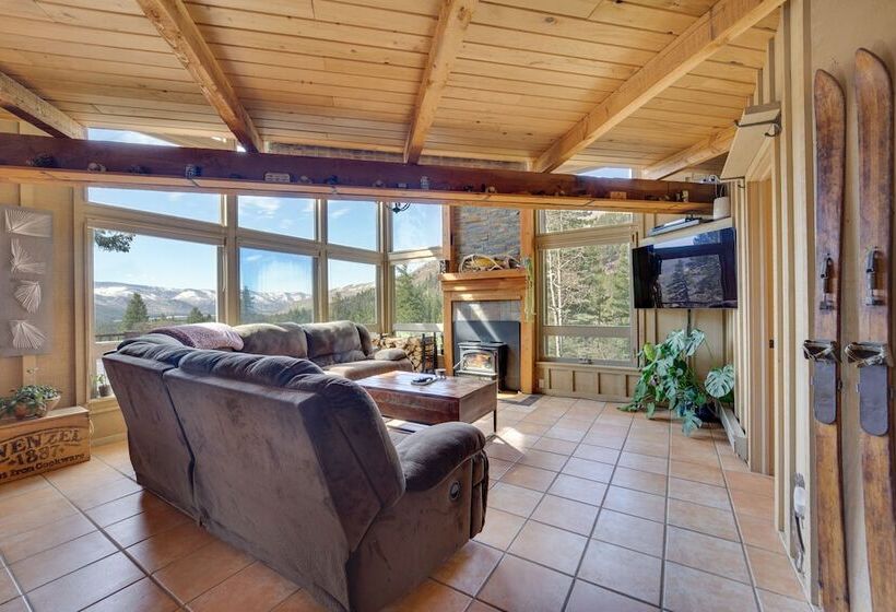 Bayfield Cabin W/ Hot Tub & Striking Mountain View
