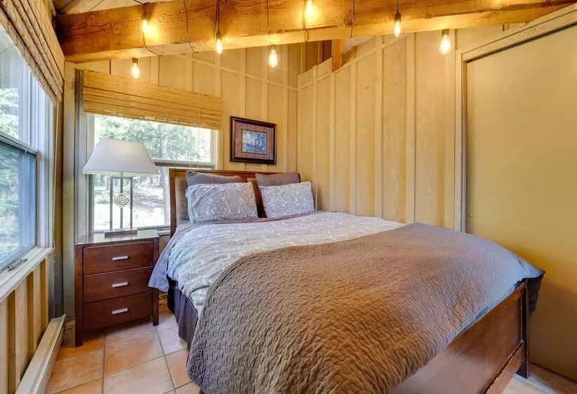 Bayfield Cabin W/ Hot Tub & Striking Mountain View